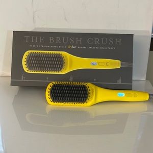 Drybar The Brush Crush heated straightening